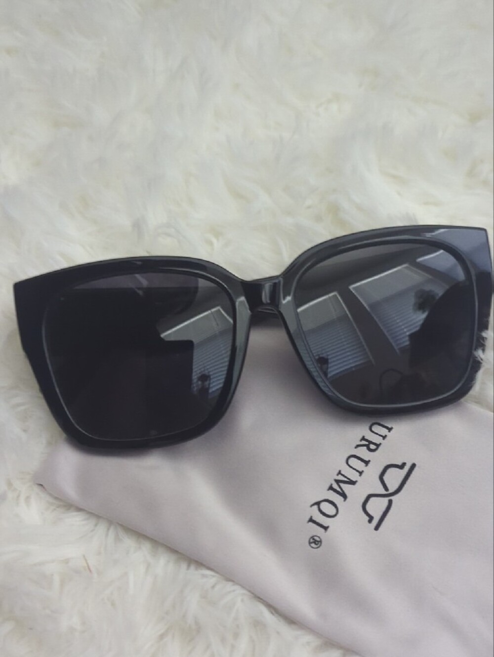 Urumqi Black Oversized Women's Sunglasses W/Cloth Case Used As Cleaning Cloth